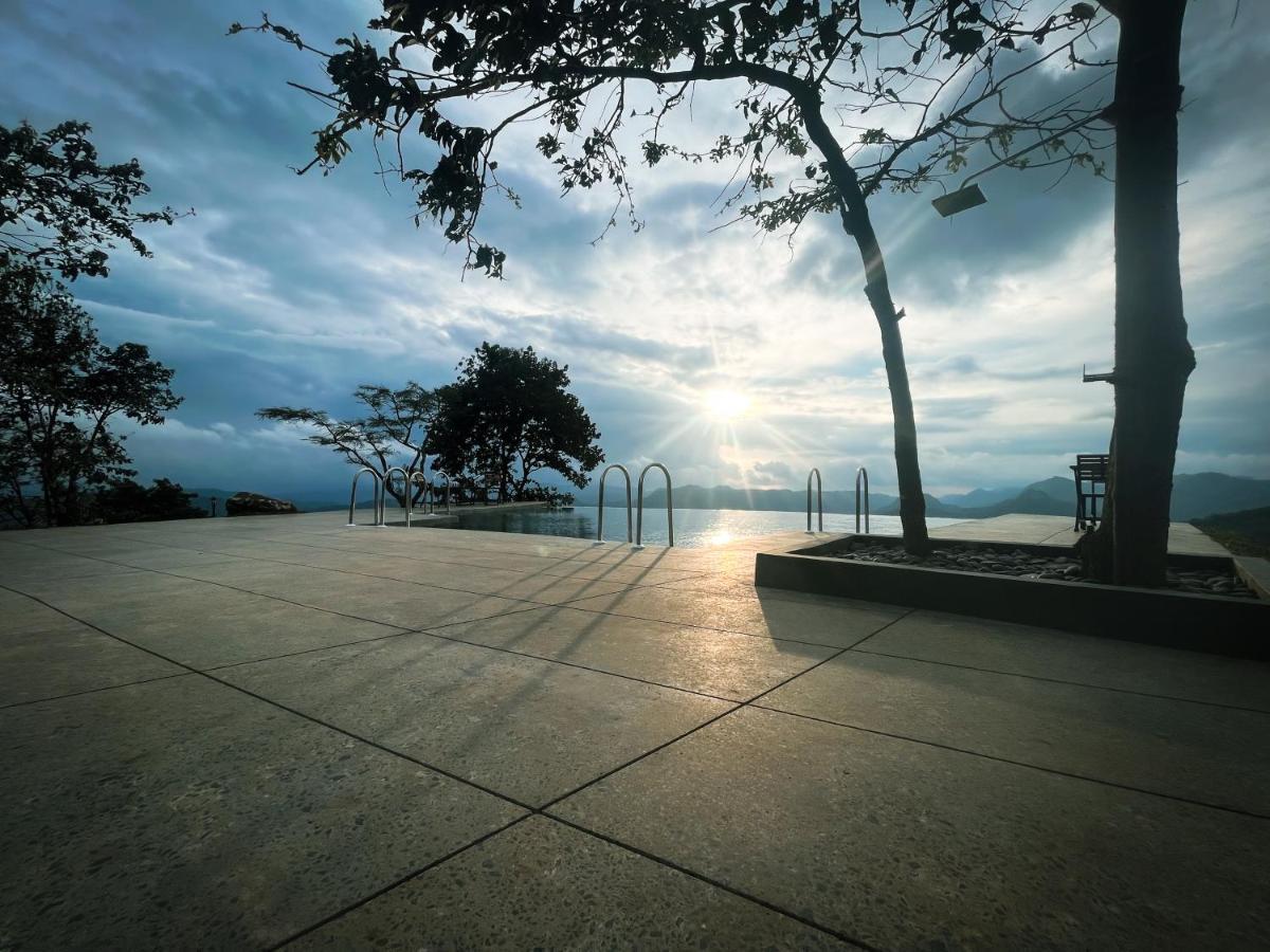 Haze And Kites Resort Munnar Exterior foto